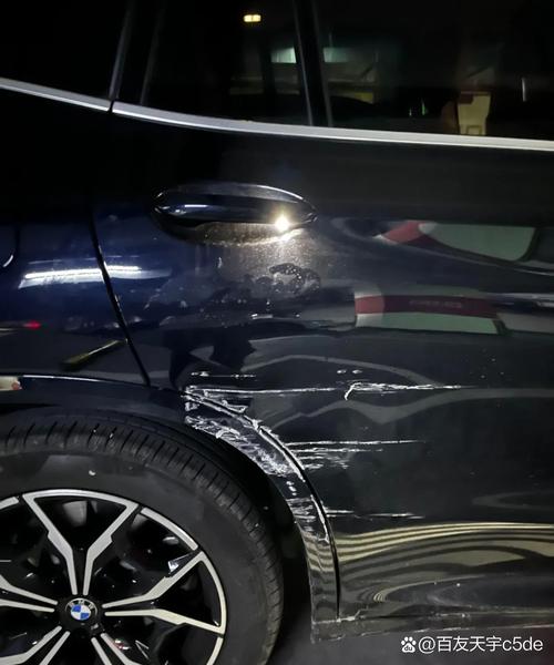 租开宝马撞百万豪车,租开宝马撞百万豪车怎么赔偿
