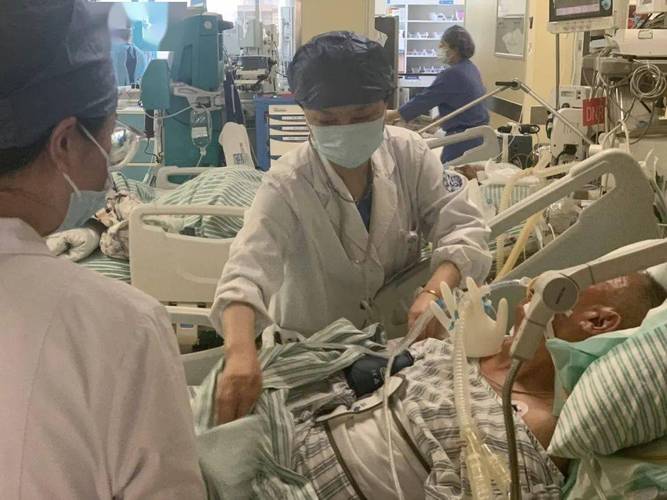 吃剩菜后被送医抢救,吃剩菜住进icu