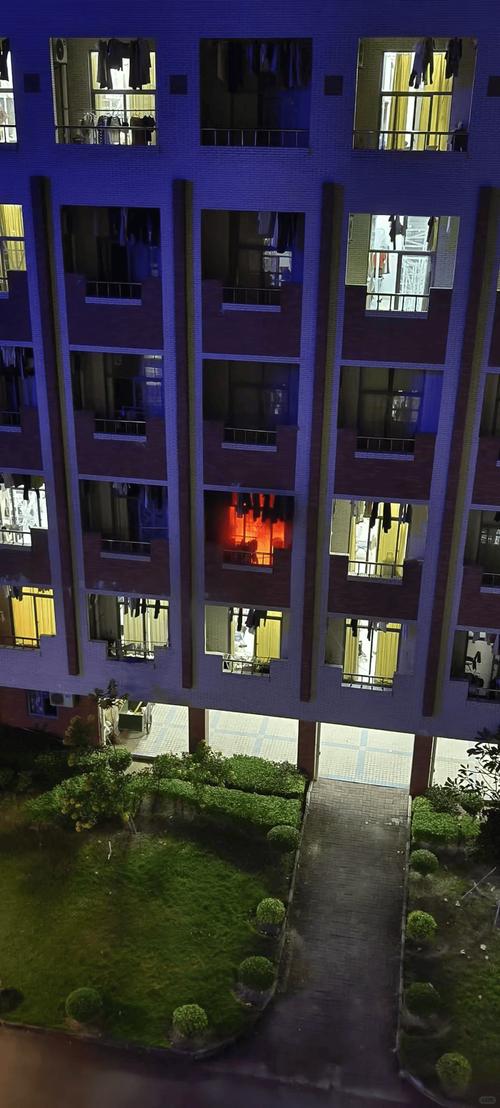 长沙一大学宿舍被淹,长沙一高校学生宿舍起火