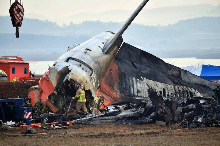 飞机坠毁242人遇难,飞机坠毁242人遇难视频